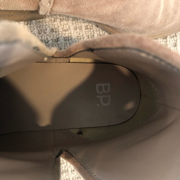 Size 9 suede tan booties - Picture 5 of 6